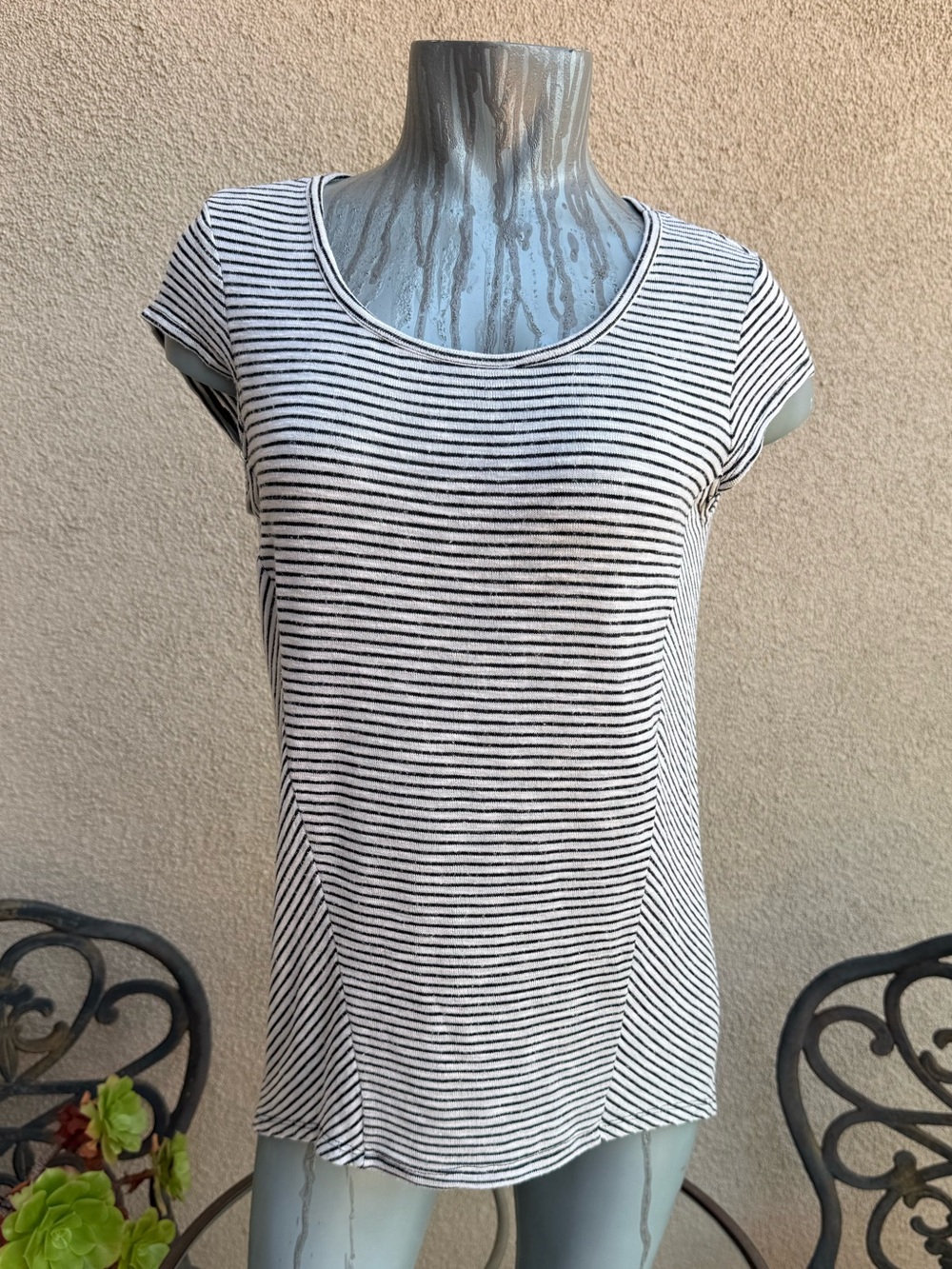 Massimo Black & White Striped Short Sleeve Scoop Neck Tee